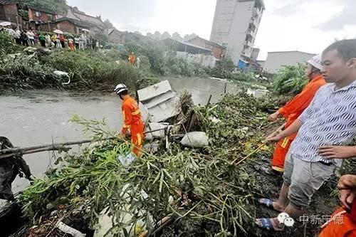 贵州大巴落水事故最新情况报告