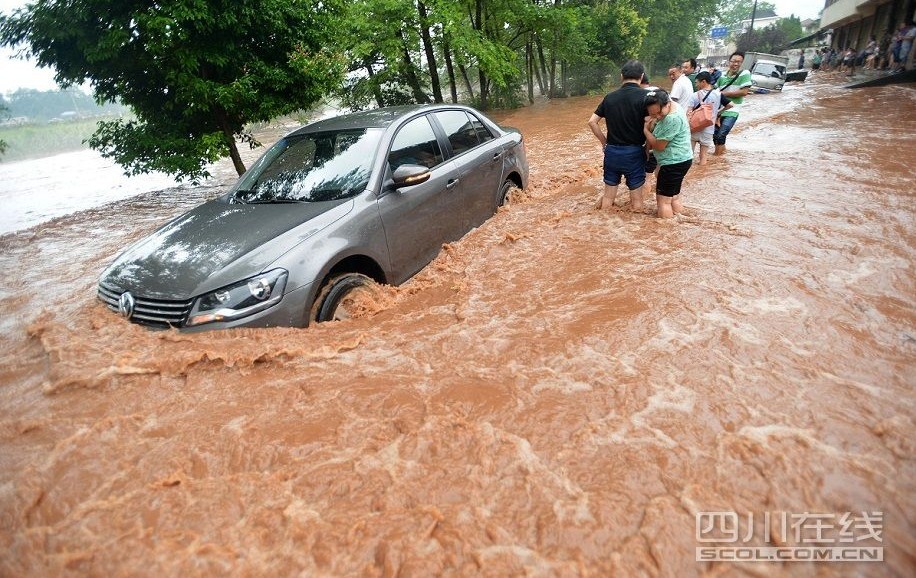 四川大暴雨最新情况报告，暴雨影响及应对措施更新速递